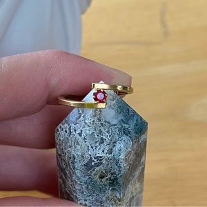 Beautiful ruby and gold ring